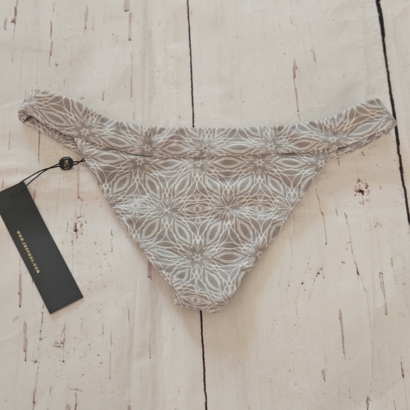 New MGS Women's Grey and White Reversible Swim Bikini Bottoms Size Large - Picture 4 of 6